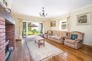 Sitting Room- click for photo gallery